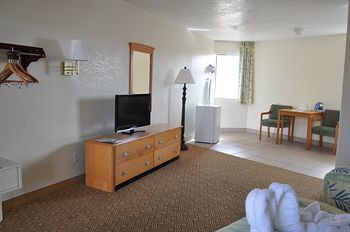 Motel Roomba Inn & Suites