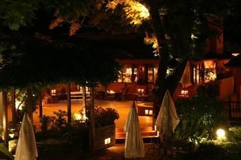 Hotel Summit