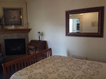 Crescent Lily Inn B&B