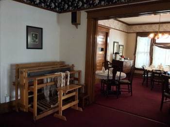 Crescent Lily Inn B&B