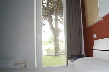 Hostal Oasis Park Hotel