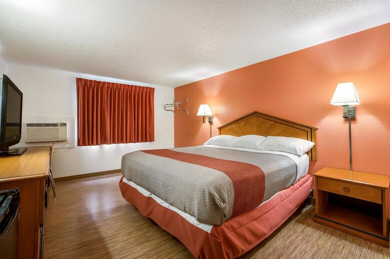 Motel 6 Albert Lea