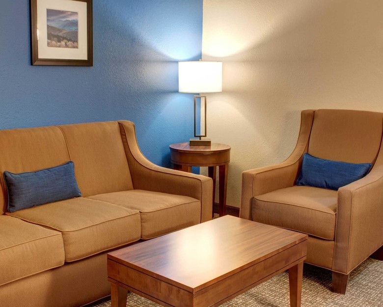 Hotel Comfort Inn & Suites