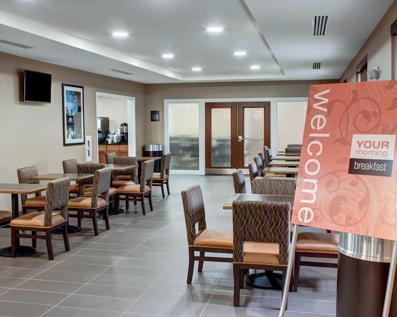 Hotel Comfort Inn & Suites