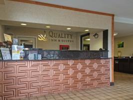 Hotel Quality Inn & Suites Outlet Village