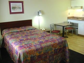 Hotel Intown Suites San Antonio East