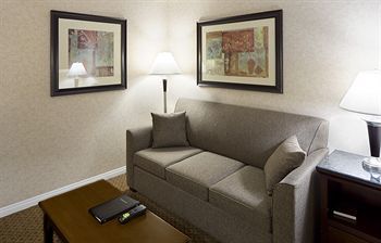 Hotel Pacific Inn & Suites