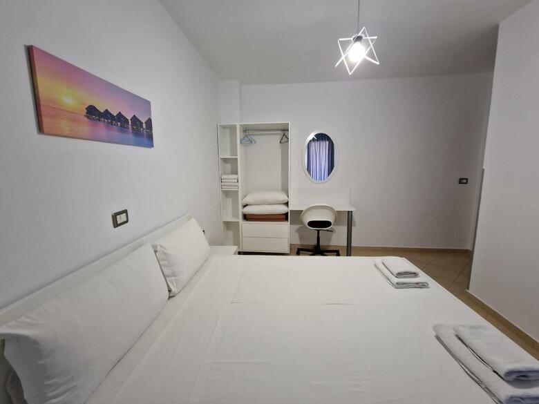Hostal Villa White