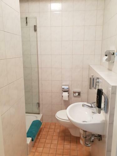 Hostal Ostseepension Warnem�nde