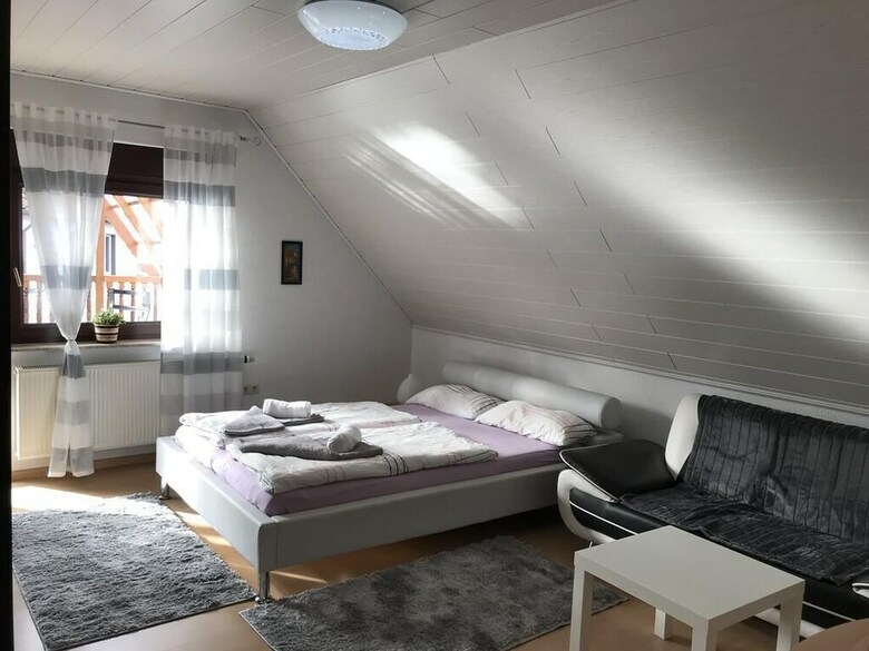 Hotel Privatzimmer K�nig