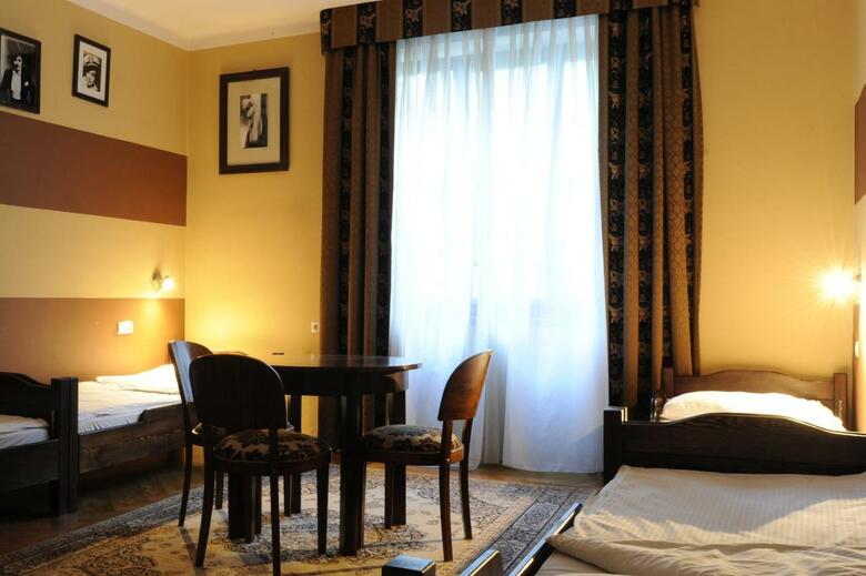 Hotel Hostel Deco
