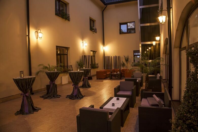 Trianon Hotel