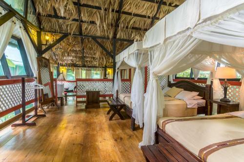 Almonds And Corals Lodge