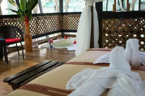 Almonds And Corals Lodge