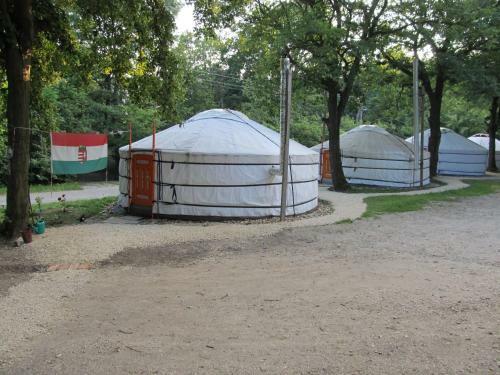 Dobog�k? Jurtasz�ll�s