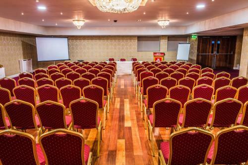 Tf Royal Hotel & Theatre