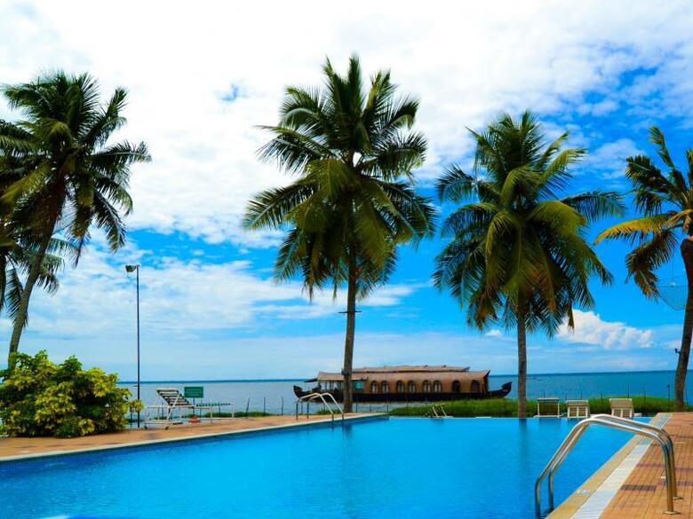 Hotel Backwater Ripples Kumarakom