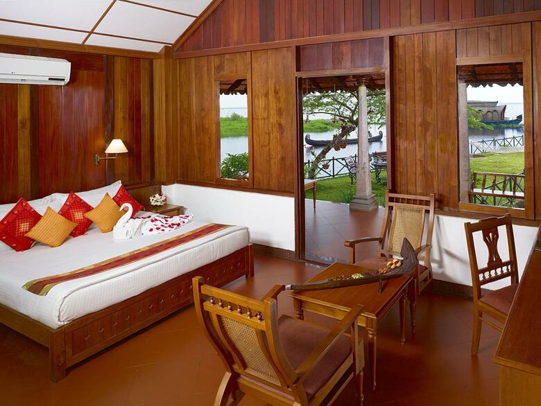 Hotel Backwater Ripples Kumarakom
