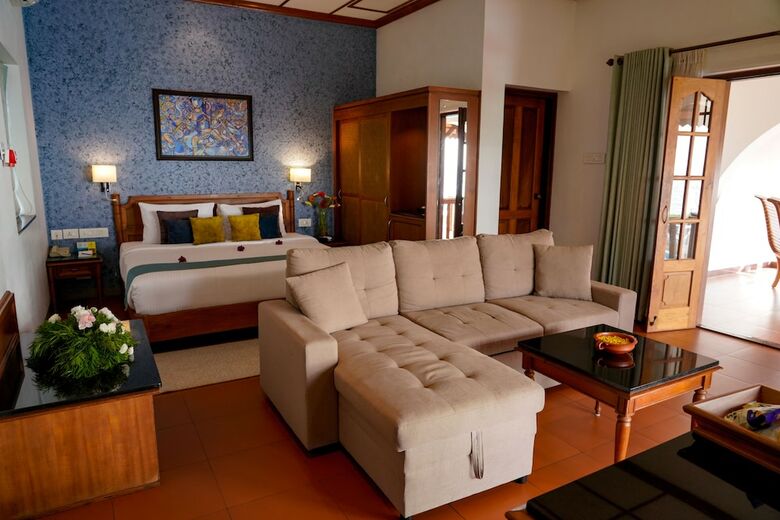 Hotel Backwater Ripples Kumarakom
