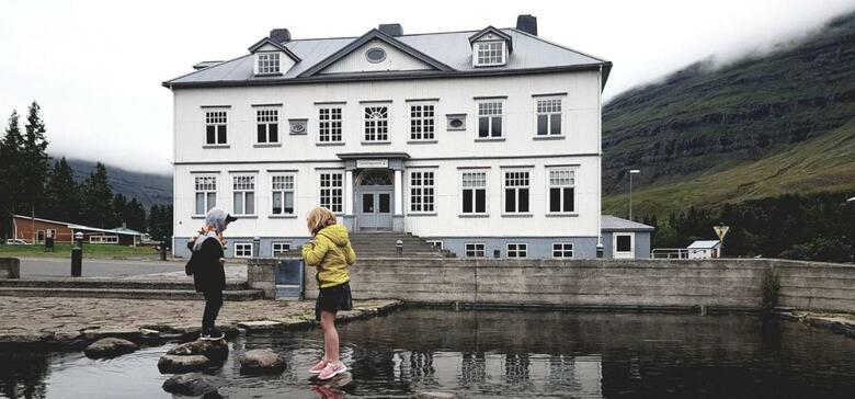 Hafaldan Hi Hostel - Harbour Building