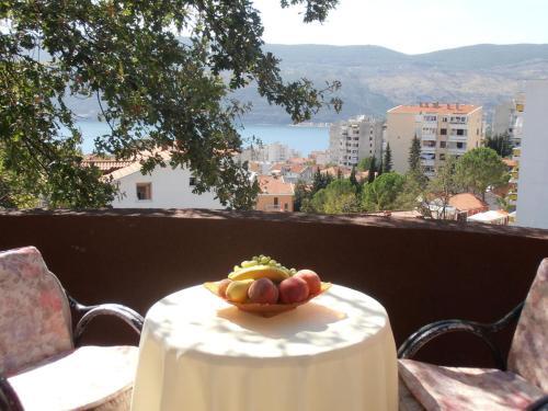 Apartments Lav Costas