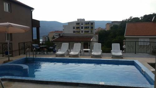 Apartments Lav Costas