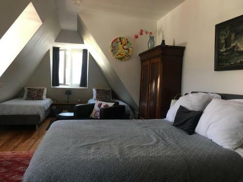 Hostal B&B Central