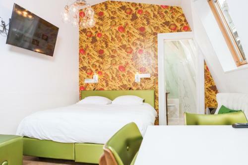 Amstel Corner Hotel