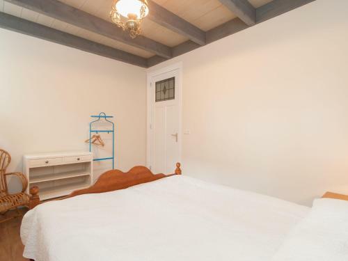 Beautiful Apartment In Burgerbrug Near Beach