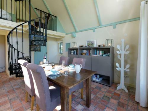 Charming Holiday Home In Den Oever Near Lake