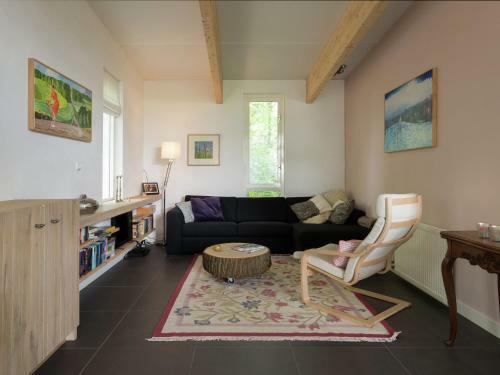 Spacious Holiday Home In The Woods In Doldersum