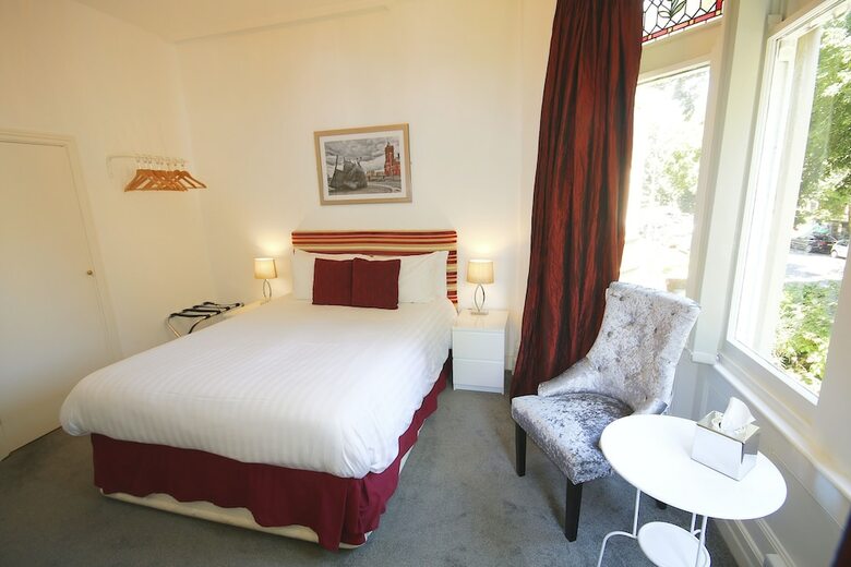 Hostal Church Guesthouse