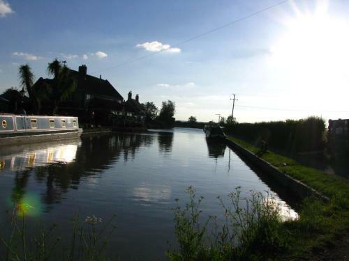 Rew Farm Country & Equestrian Accommodation