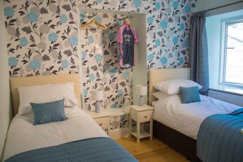 Hostal The Grange Guesthouse, Cefn-coed