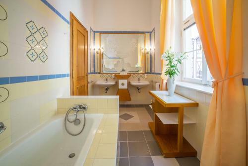 Boutique Hotel Three Lilies