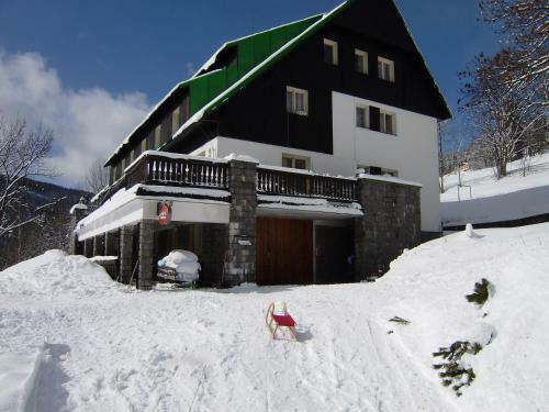 Hostal Penzion Lovochemie
