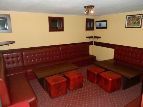 Hostal Vila Tom Cris