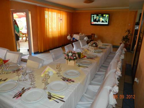 Hostal Vila Tom Cris