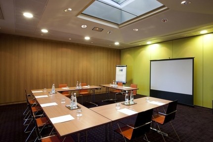 Hotel Holiday Inn Express Paris-canal de La Villette
