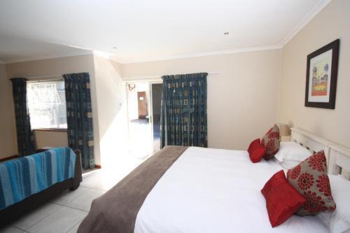 Hostal Marren House