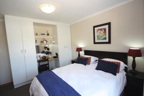 Hostal Marren House