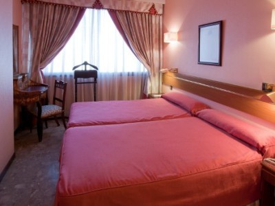 Hotel Foxa 25