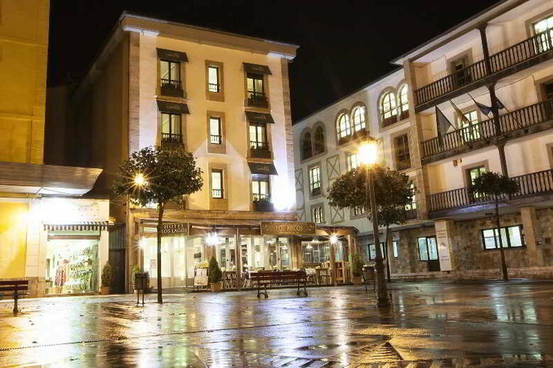 Hotel Arcea Los Lagos