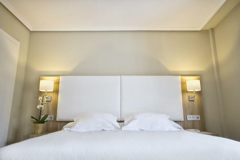 Hotel Arcea Los Lagos
