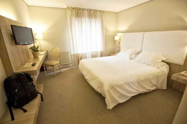 Hotel Arcea Los Lagos