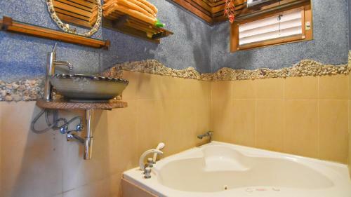 Posada Shankou Hotspring Hotel