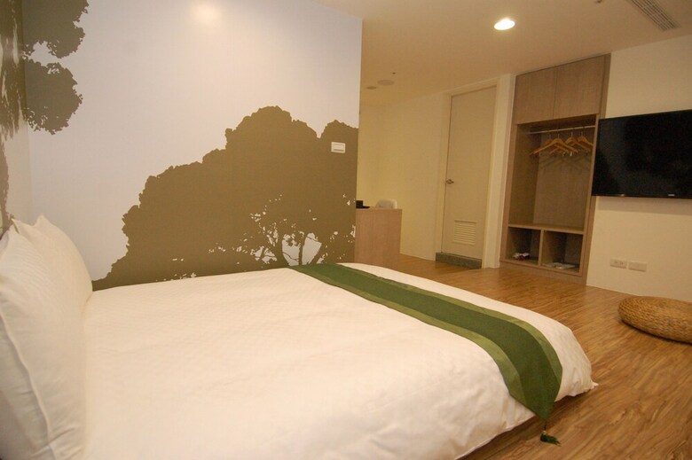 Posada Season 5 Inn