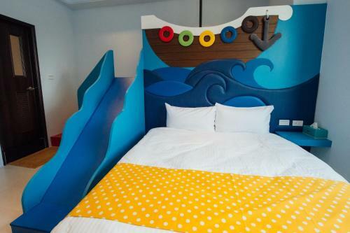 Yellowkite Hotel