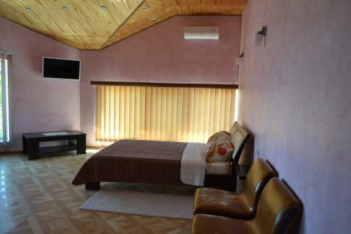 Hostal Lazurny Guest House