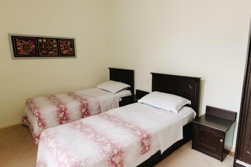 Hostal Trip.le Guest House
